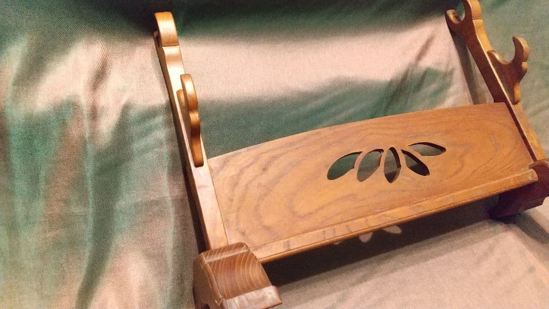 【木目三本掛け】刀掛け 三本掛け 刀台 刀置き 刀台座 スタンド 家紋 日本刀