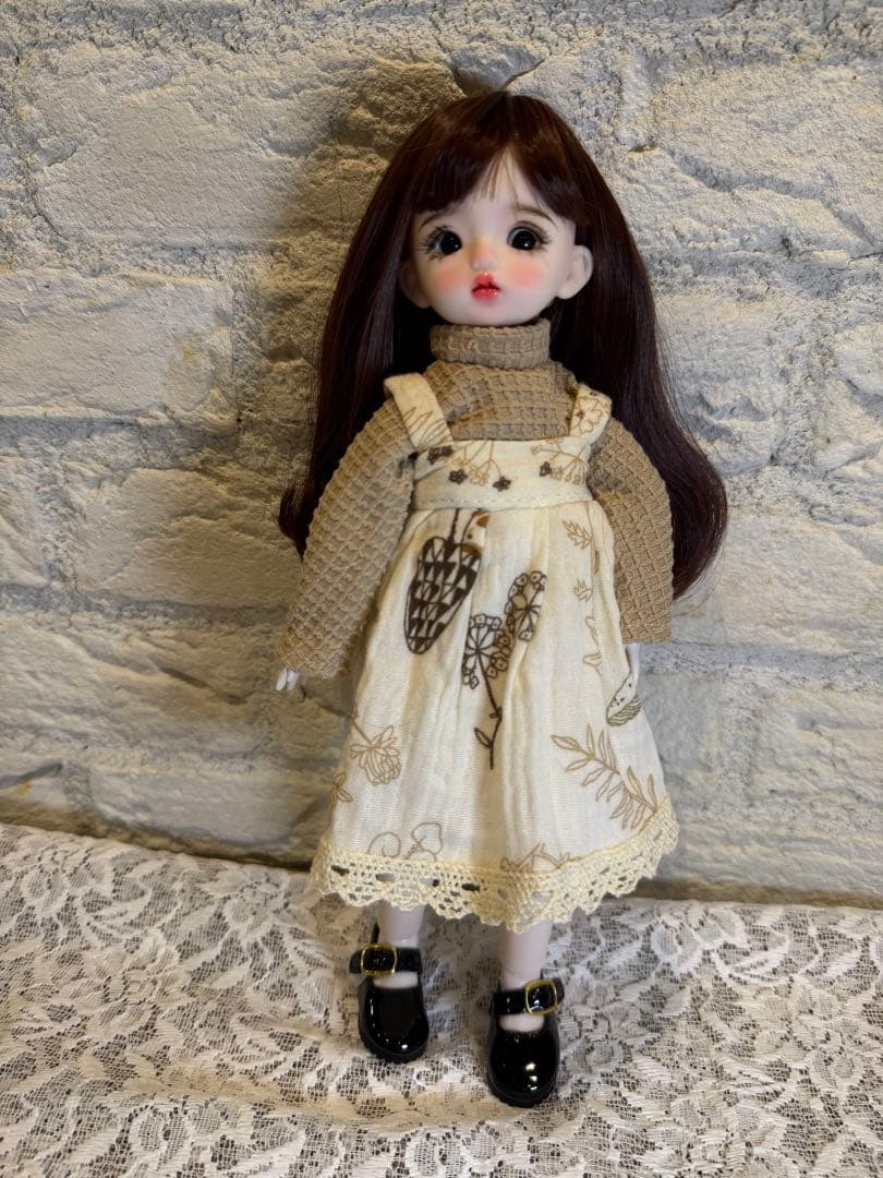 ドール 30cm本体＋衣装2着＋靴2足＋バッグ1点 ウィッグカスタムドール