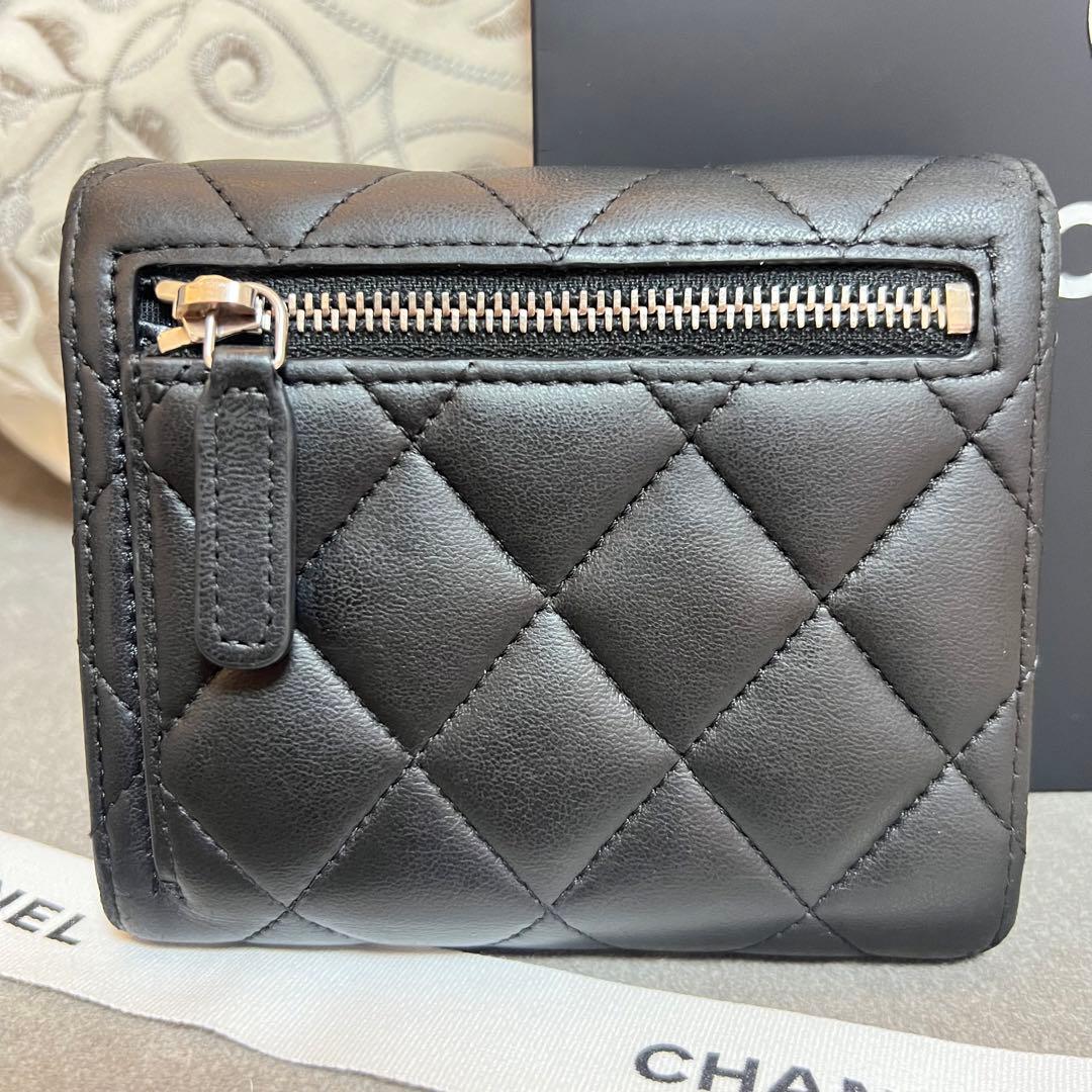 ◆カーミ◆ CHANEL マトラッセ ブラック ラムスキン 折り財布