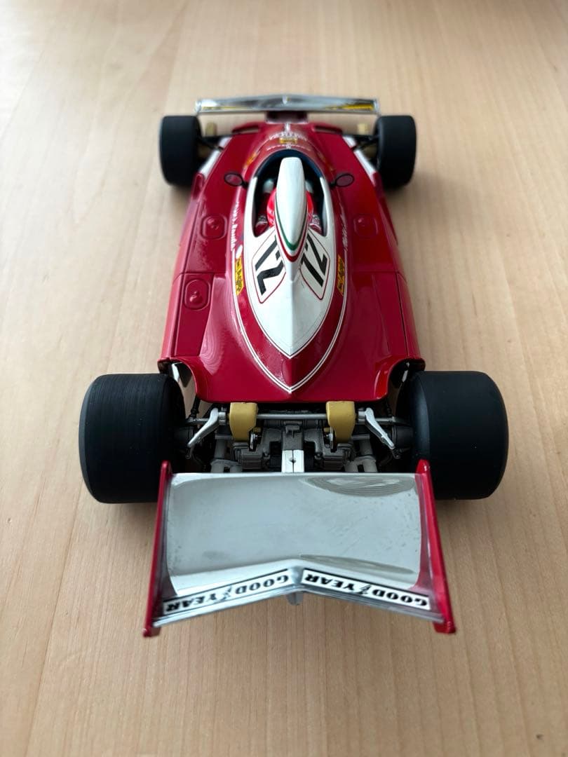Ferrari 312 T 1975 1/18 ニキ・ラウダ
