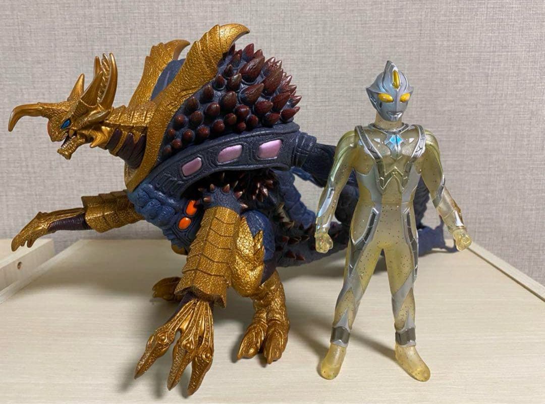 バンダイ製 ウルトラマンメビウス & Uキラーザウルス ソフビ フィギュアセット