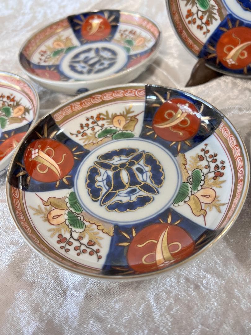 金彩色絵鶴と松竹梅紋皿　伊万里焼　明治　５枚組