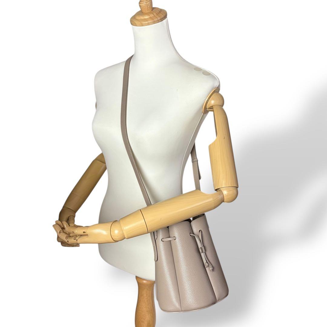 専用 ポレーヌ ショルダーバッグ カヌレバッグ 斜め掛け レザー グレー系