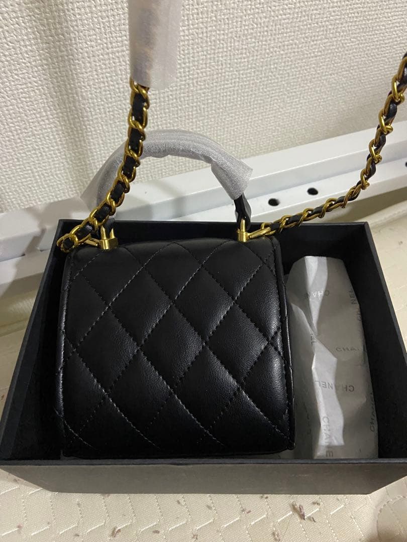 CHANEL ブラック キルティングショルダーバッグ　ノベルティ