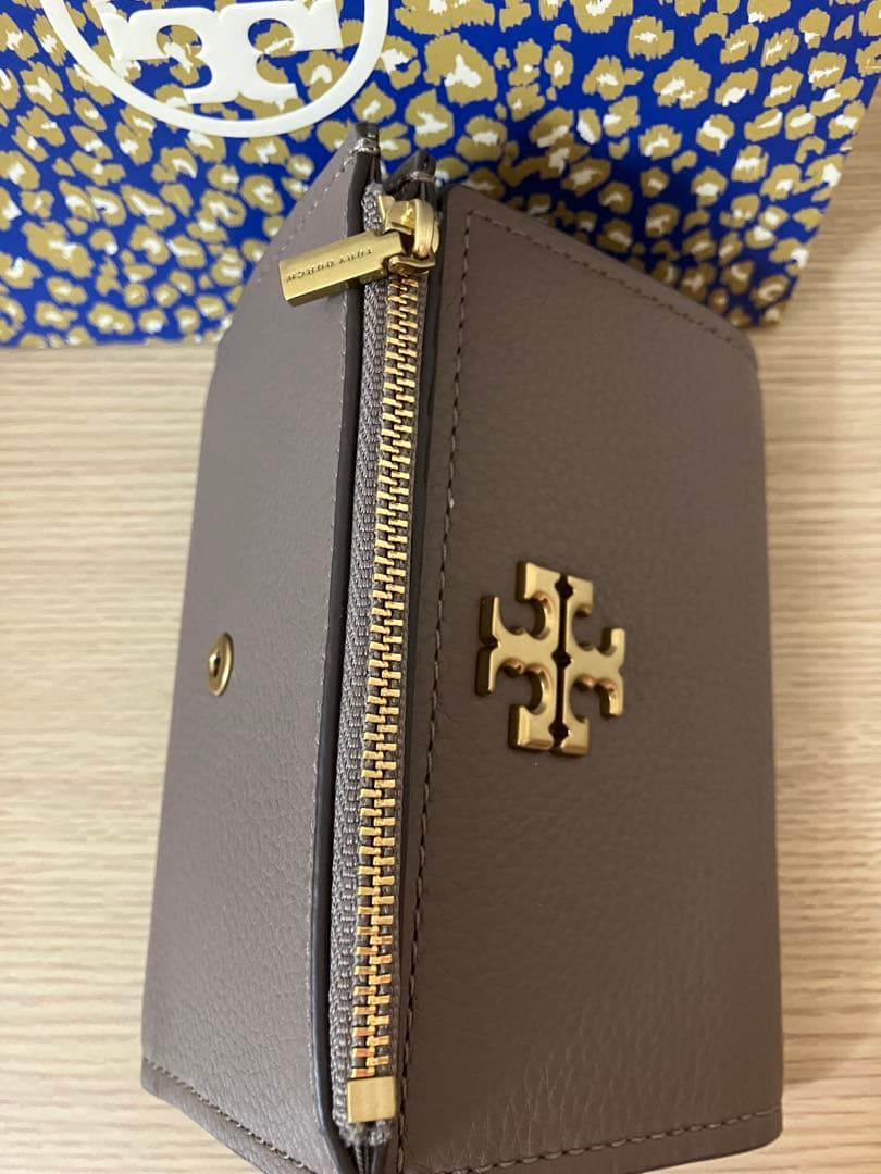 【新品未使用】TORY BURCH グレー財布