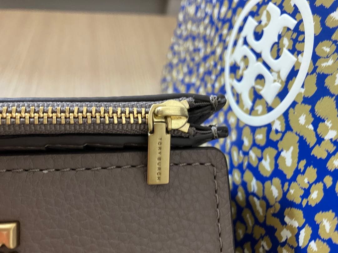 【新品未使用】TORY BURCH グレー財布