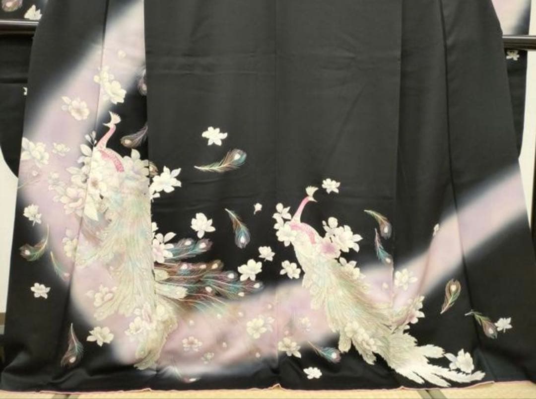 振袖 フルセット6点サイズＬ孔雀花文　暈し染　黒地　銀彩　正絹