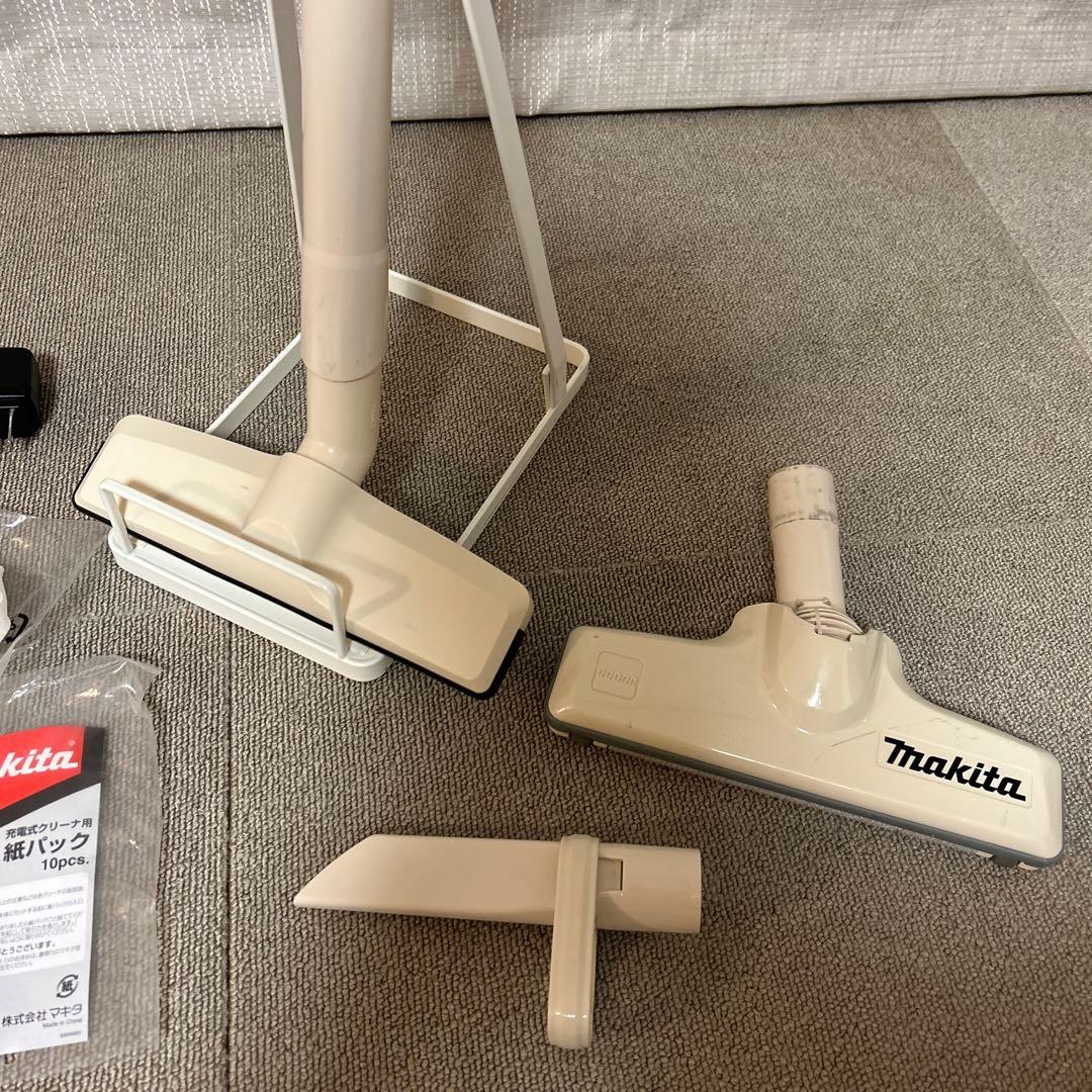 【オプション:スタンド付きなど】マキタ充電式クリーナーCL115FD