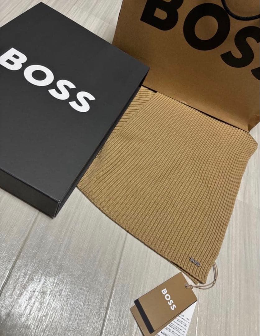 BOSS ベージュ リブ編みマフラー