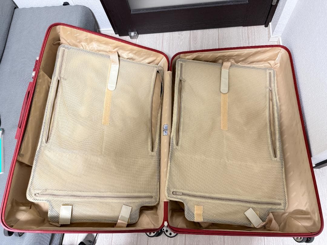 早い者勝ち リモワ キャリーケース赤 LLサイズ（RIMOWA）