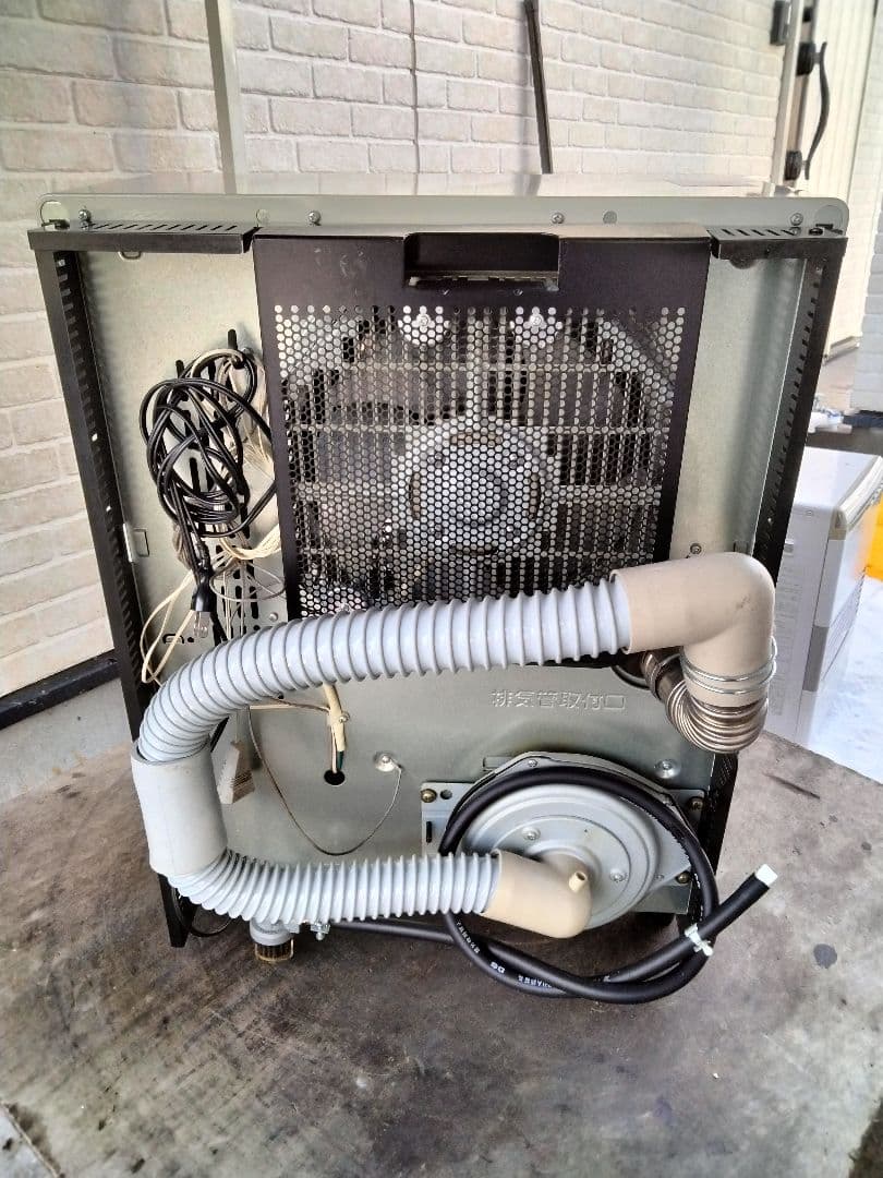 札幌発コロナFF温風石油ストーブ！品番「FF‐4213GS」2013年式中古品⑤