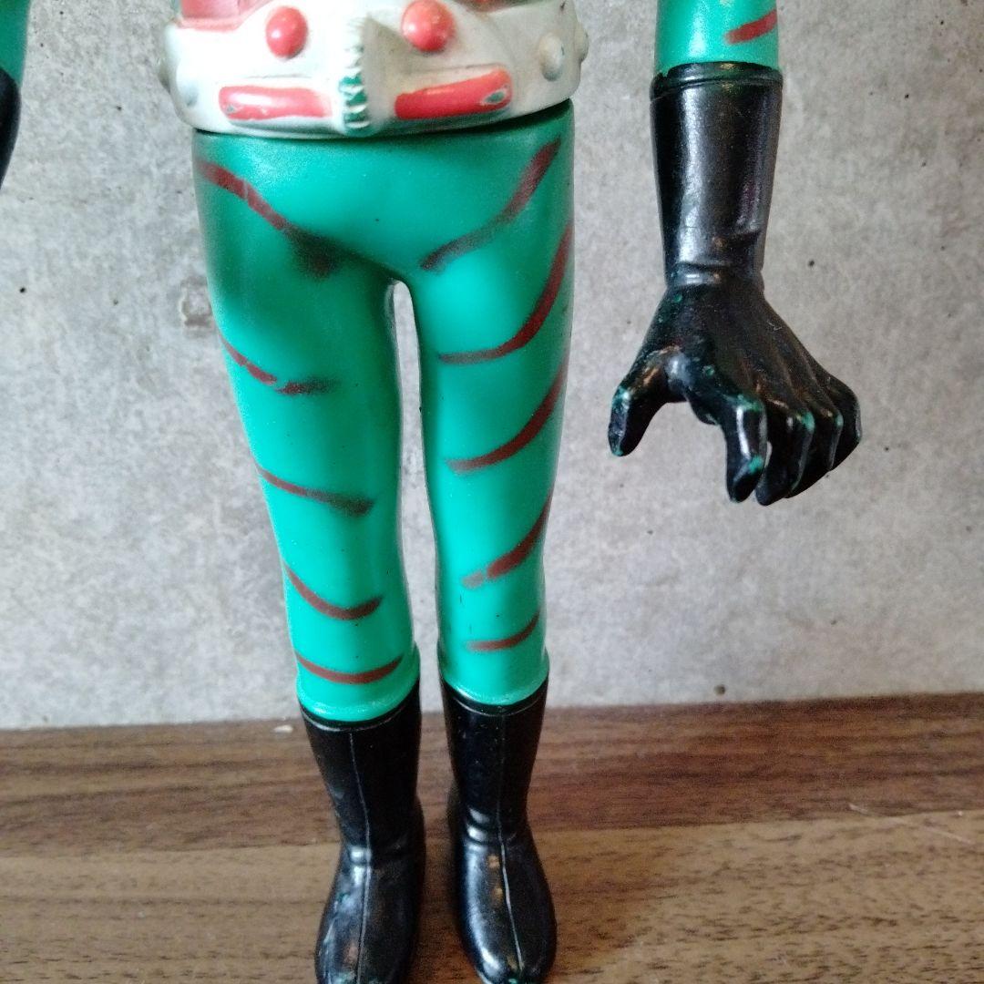 当時物仮面ライダーアマゾンソフビ無版権パチ約23センチ