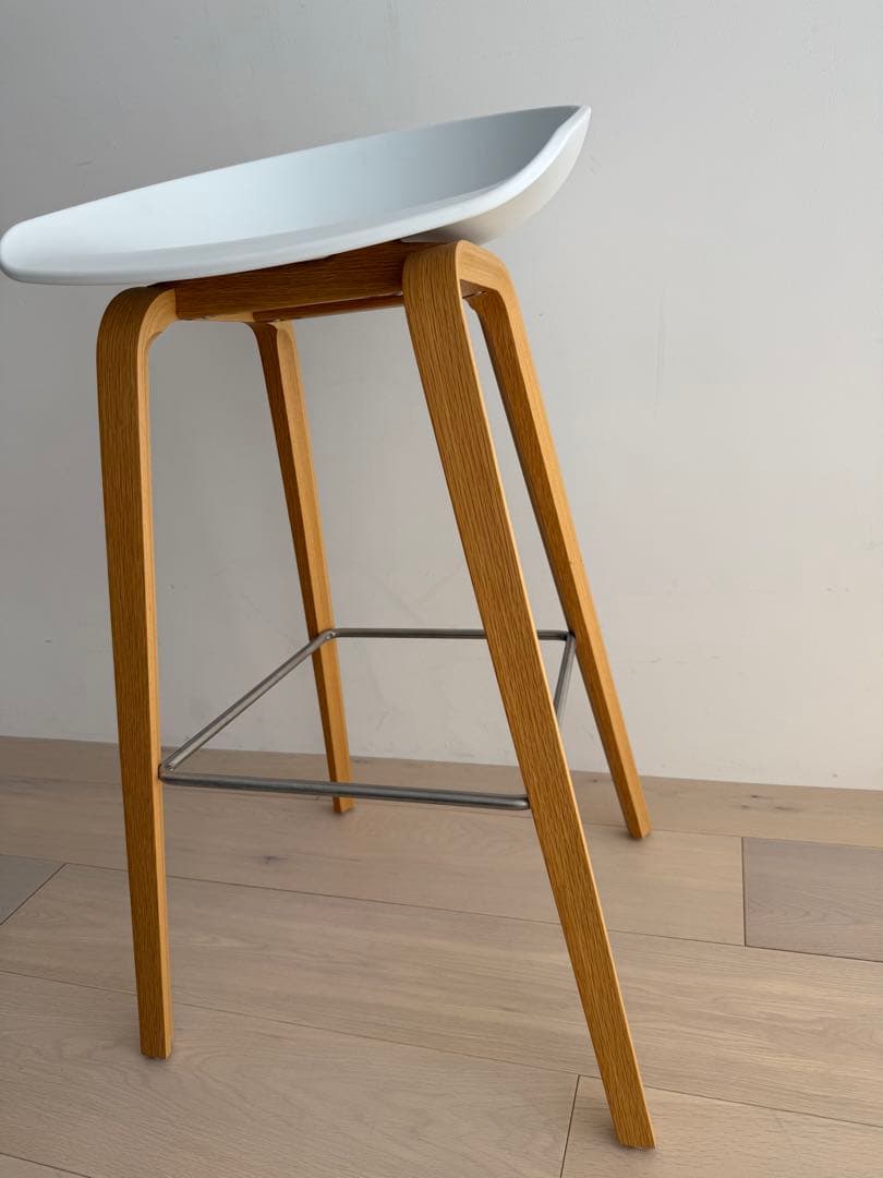 HAY ホワイト ハイスツール 木製脚