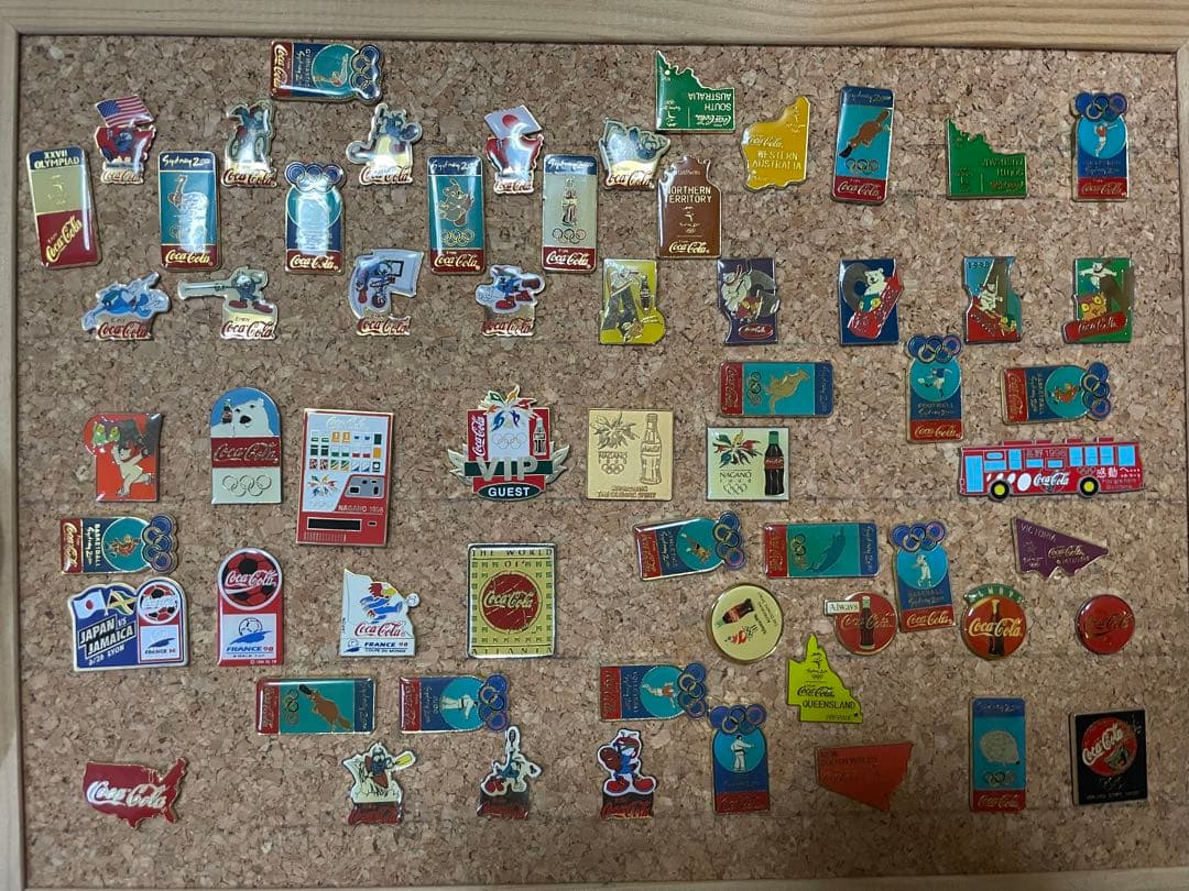 コカ・コーラ　ピンバッジセット(ピンズ)60個