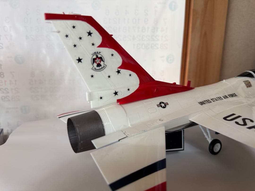 1/32 ハセガワ　F-16 サンダーバーズ完成品