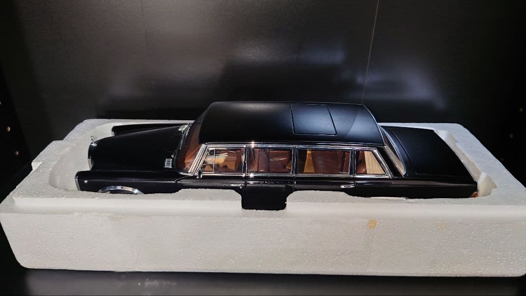 autoart 1/18 メルセデス•ベンツ 600 プルマン