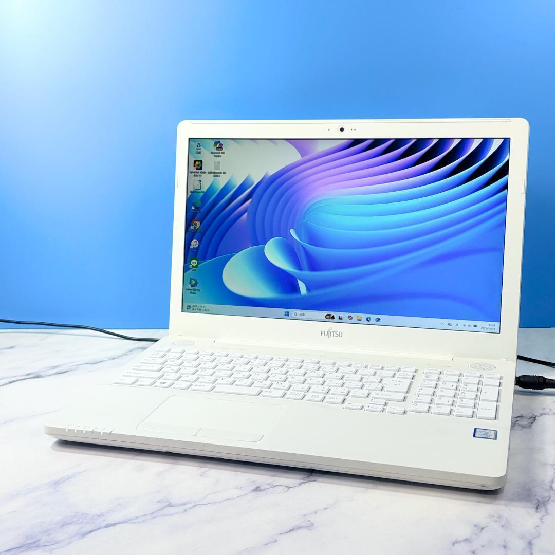 美品ホワイト！Corei7・16GB・SSD・ブルーレイ・ノートパソコン