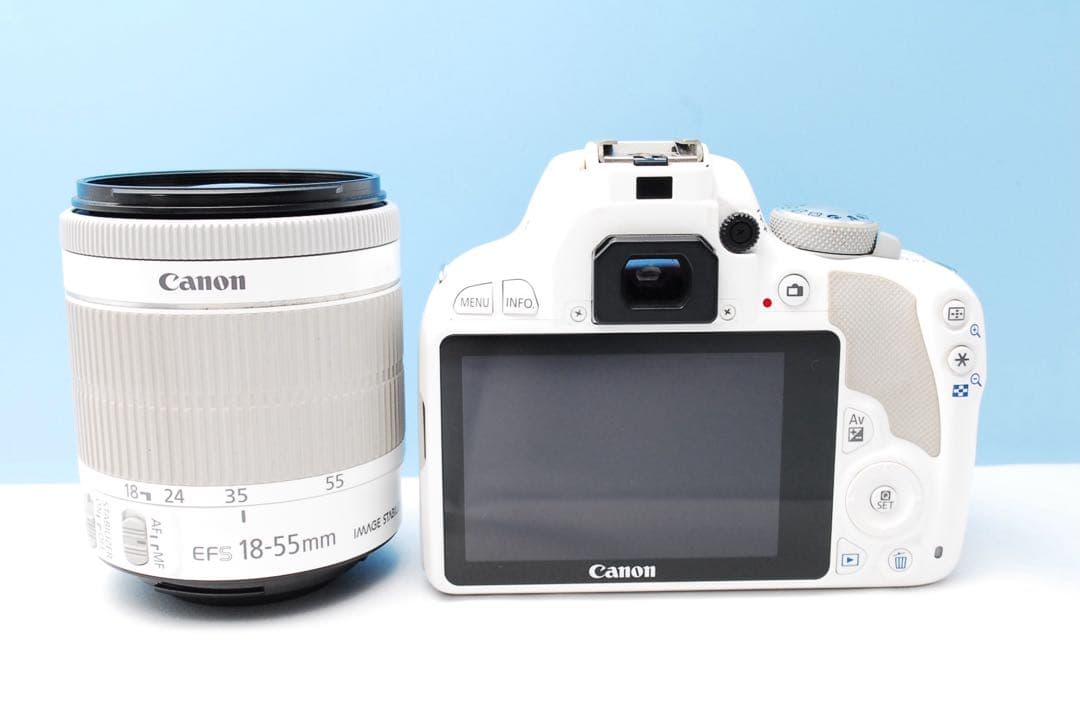 Kiss X7白♥️女性人気◎軽量ボディ×手ブレ補正レンズで撮影快適♪