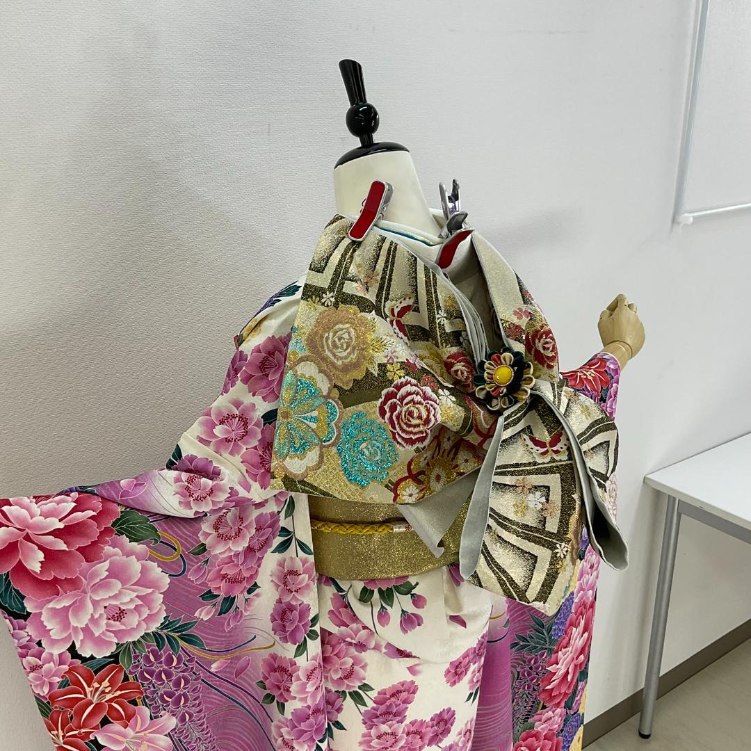 お振袖　単品　お仕立て上り品　白×紅紫　玉　正絹　美品　成人式　袴スタイルにも