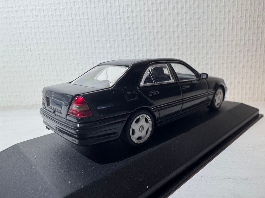 MINICHAMPSブルーブラックセダン 1/43メルセデスベンツC36 AMG
