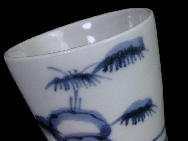 古伊万里　染付　雪輪に梅　雪輪に雪持ち笹　蕎麦猪口　833AS-CYr