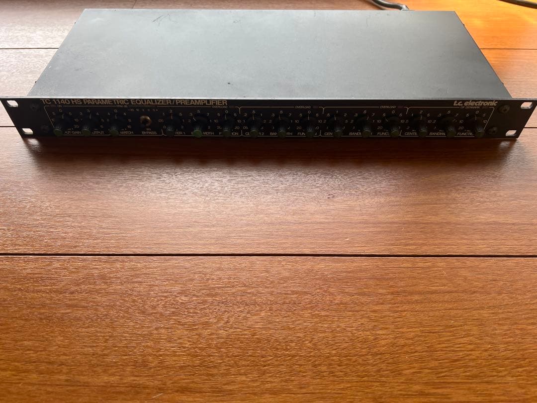 TC ELECTRONIC-TC1140 パラメトリックイコライザー/プリアンプ