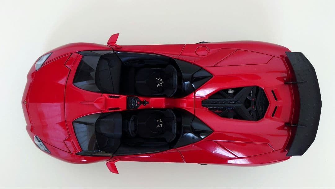 ランボルギーニ　アヴェンタドール J（レッド）