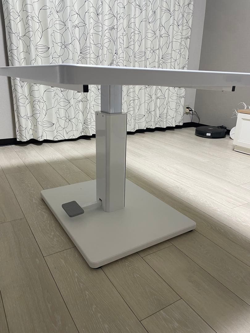 【美品】昇降式テーブル　ホワイト