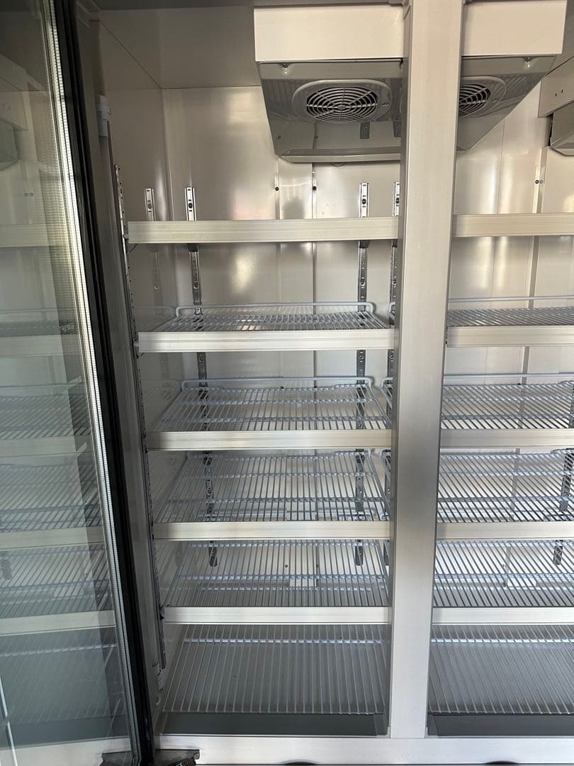 定価120万円　 リーチイン冷凍ショーケース　ホシザキ
