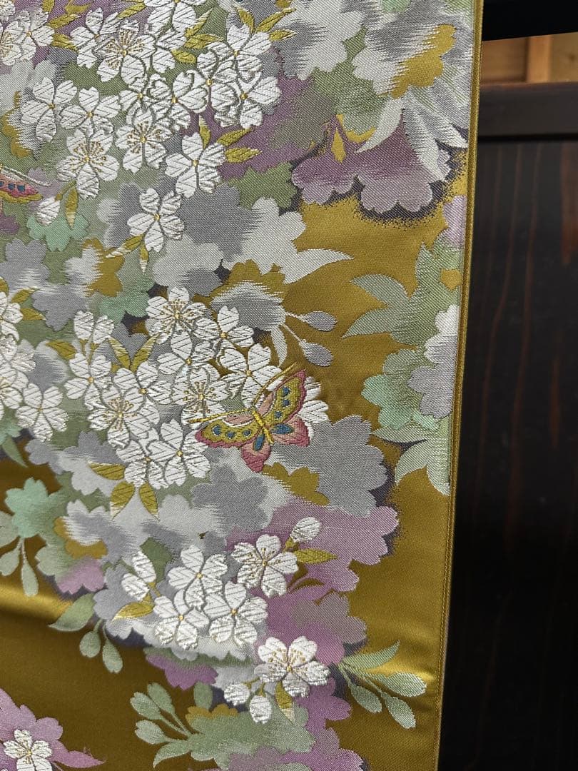 2656 黄土色　金色 花柄 ちょうちょ　袋帯　長さ435㌢幅31㌢