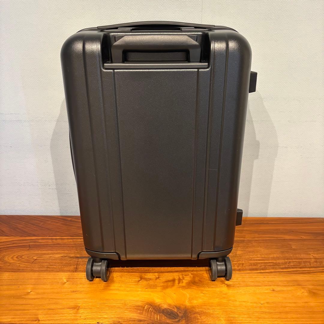 【美品】ZERO HALLIBURTON キャリーケース　33L