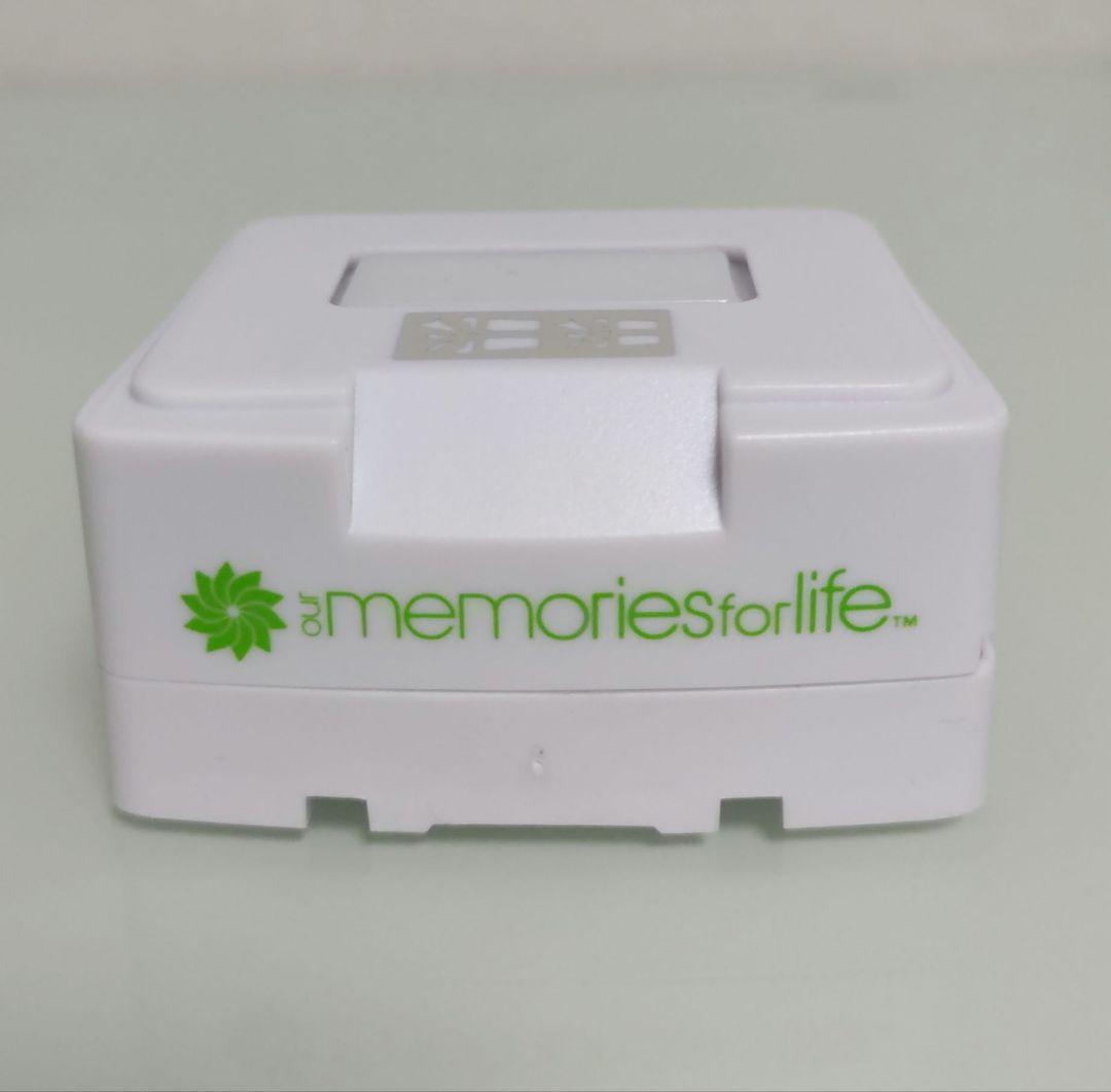 アワーメモリーズ　our memories for life　プレゼント柄パンチ