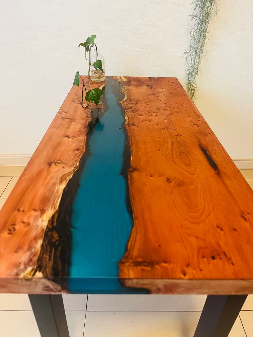 ローテーブル レジンテーブル　リバーテーブル　一位の木　アイアンテーブル
