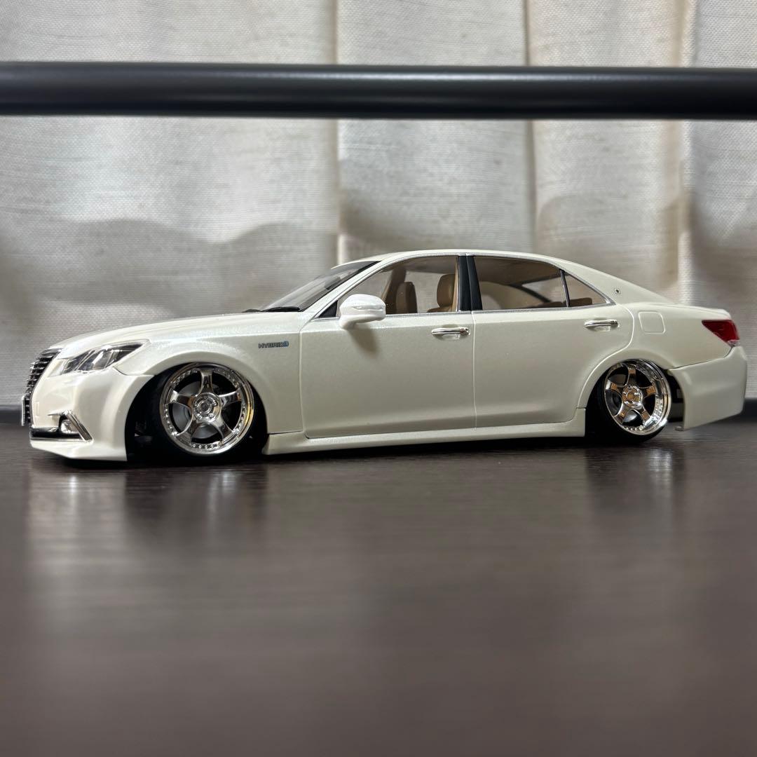 1/24 プラモデル クラウン 21後期ロイヤル ホワイトパール 純ベタ仕様