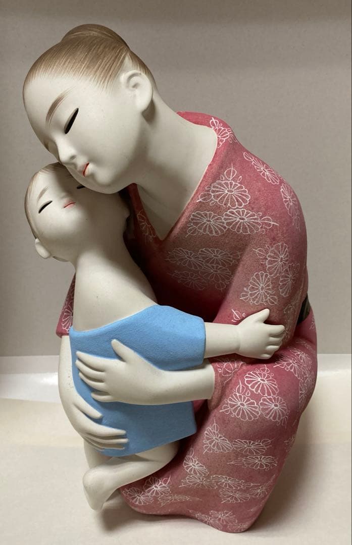 母と子　博多人形