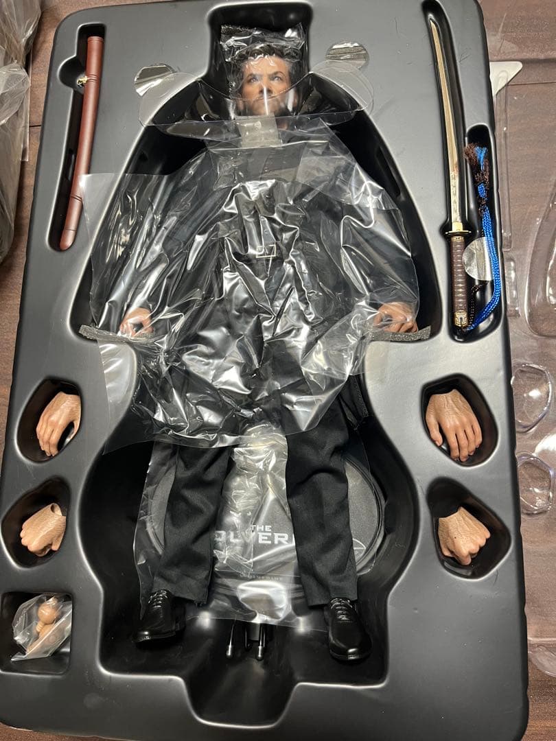 ウルヴァリン 1/6スケール フィギュア ホットトイズ