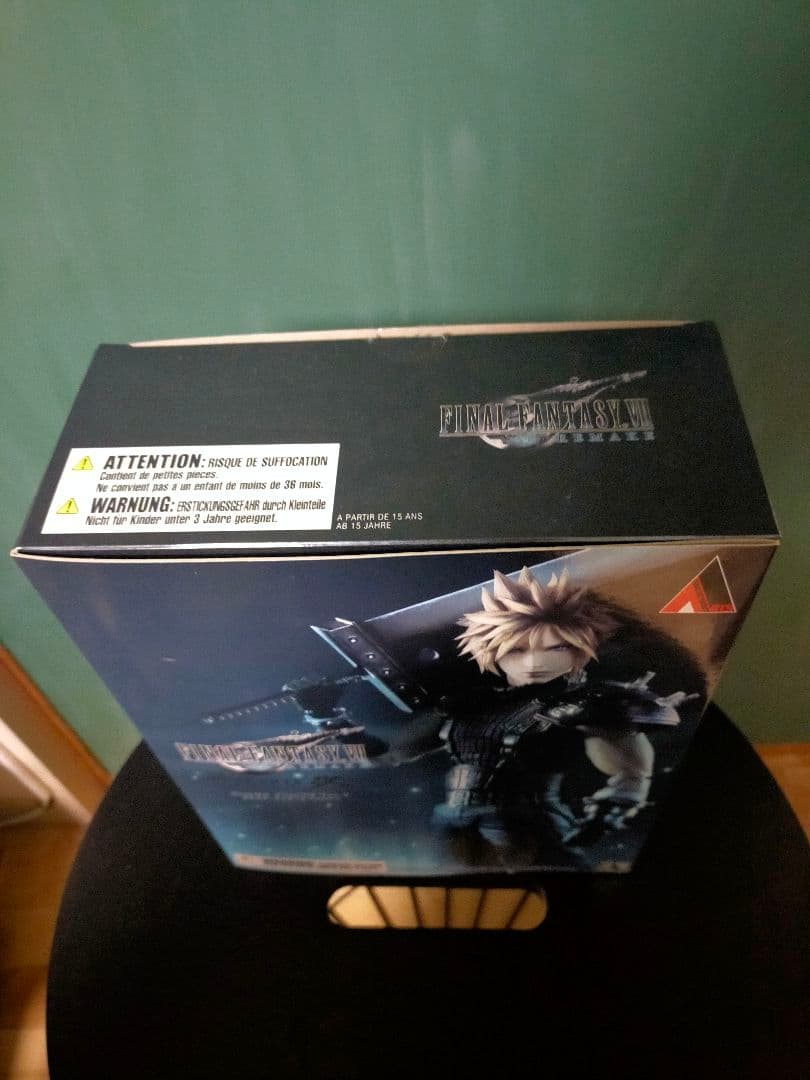 ファイナルファンタジー VII リメイク PLAY ARTS改 箱入り