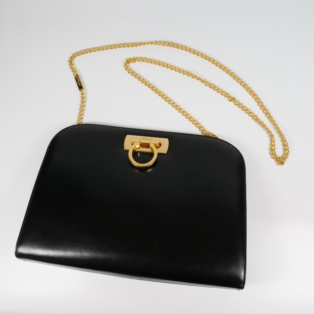 極美品✨サルヴァトーレフェラガモ ショルダーバッグ ガンチーニ チェーン 黒