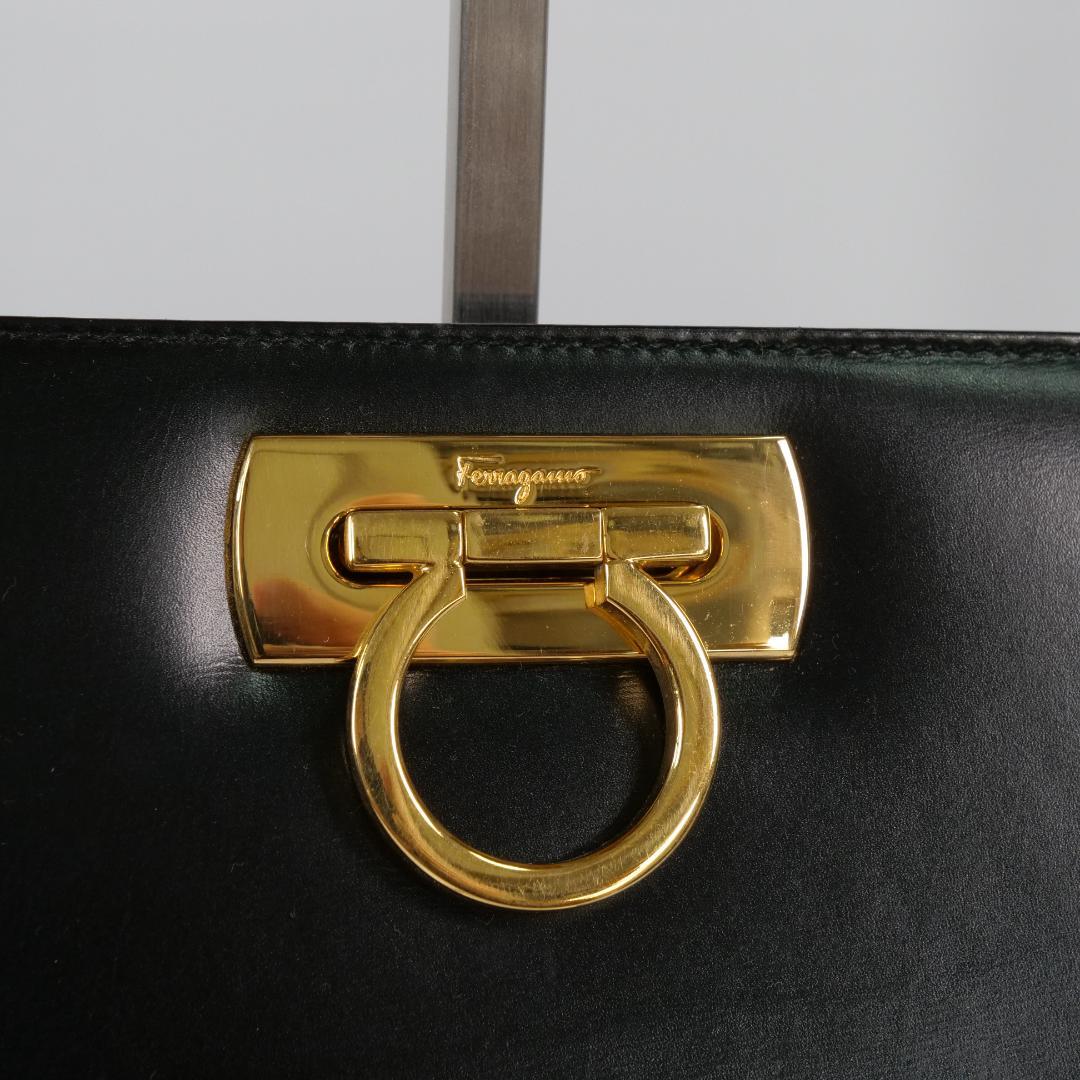 極美品✨サルヴァトーレフェラガモ ショルダーバッグ ガンチーニ チェーン 黒