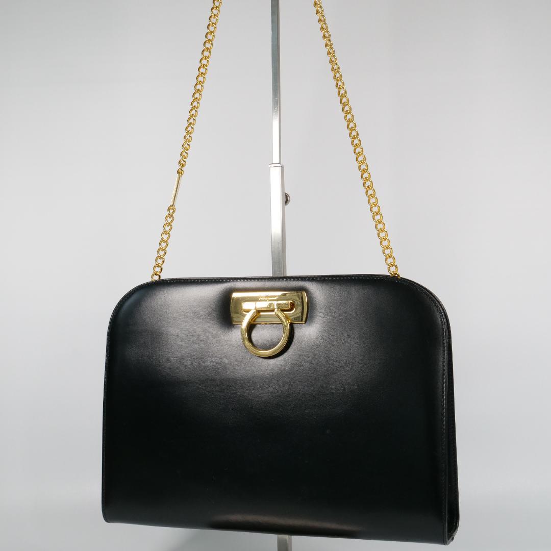 極美品✨サルヴァトーレフェラガモ ショルダーバッグ ガンチーニ チェーン 黒
