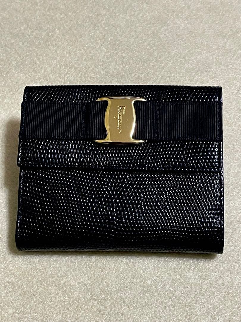 美品　フェラガモ　財布
