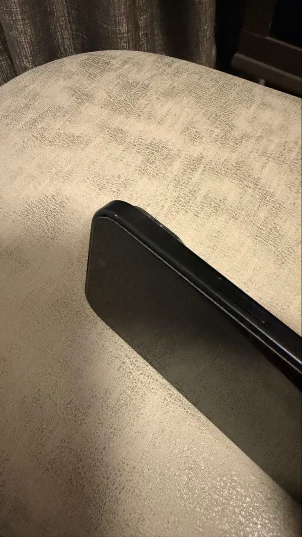 も*も様 Apple iPhone 15 ブラック 本体(音量下げるボタン不良)