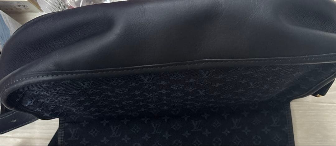 Louis Vuitton 紺ショルダーバッグ