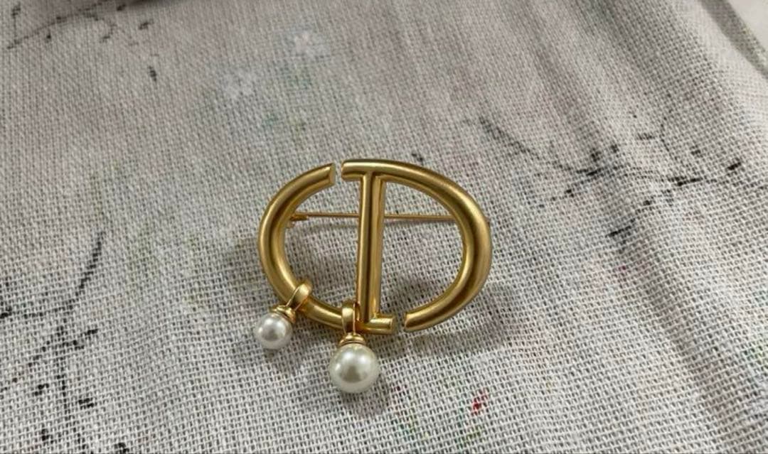 ディオール パール ブローチ