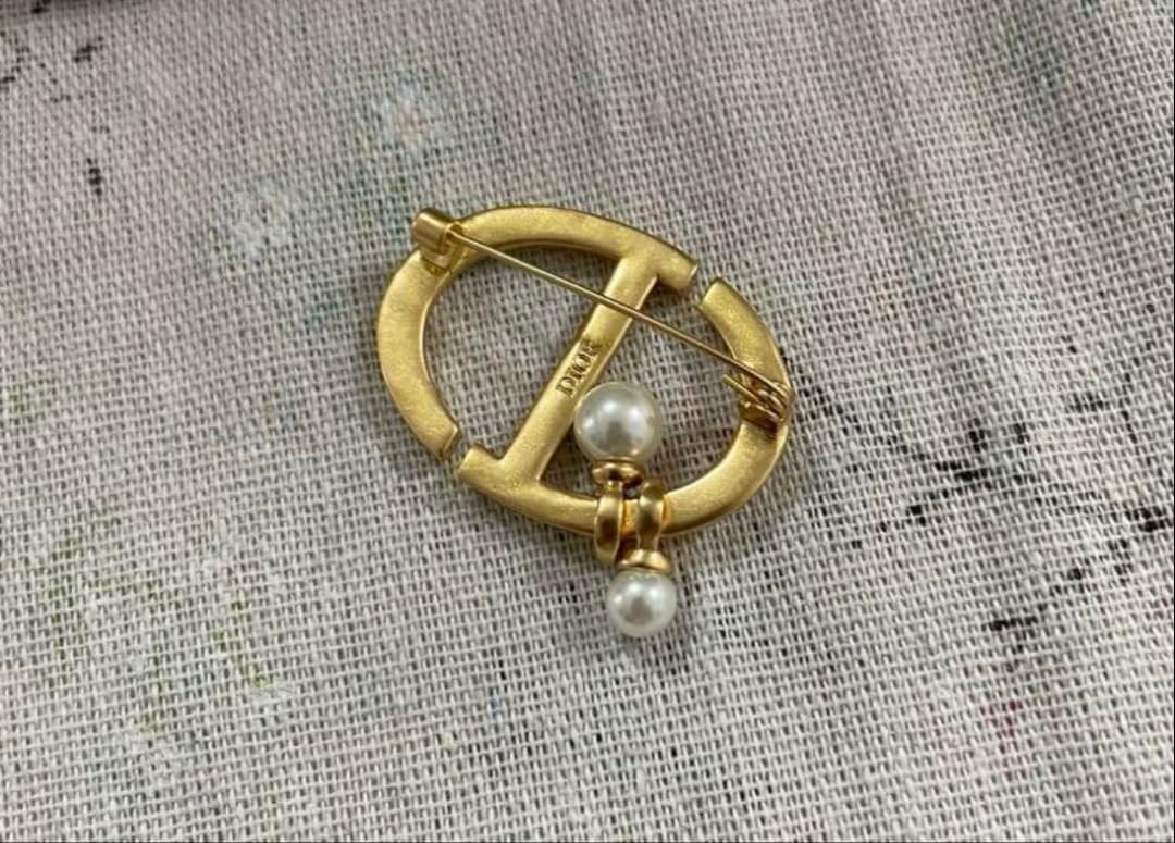 ディオール パール ブローチ
