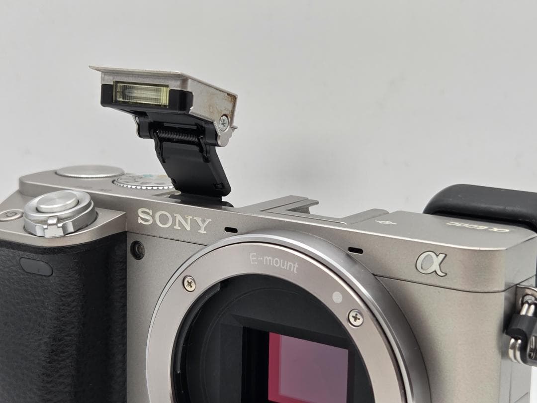 ソニー　SONY α6000 ボディ シルバー ILCE-6000