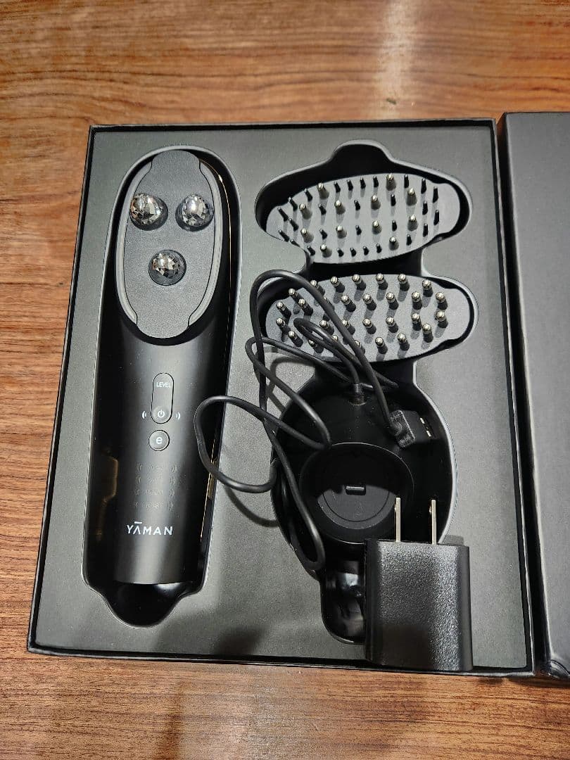 ヤーマン　ヴェーダハイパーフェイスリフトブラシ