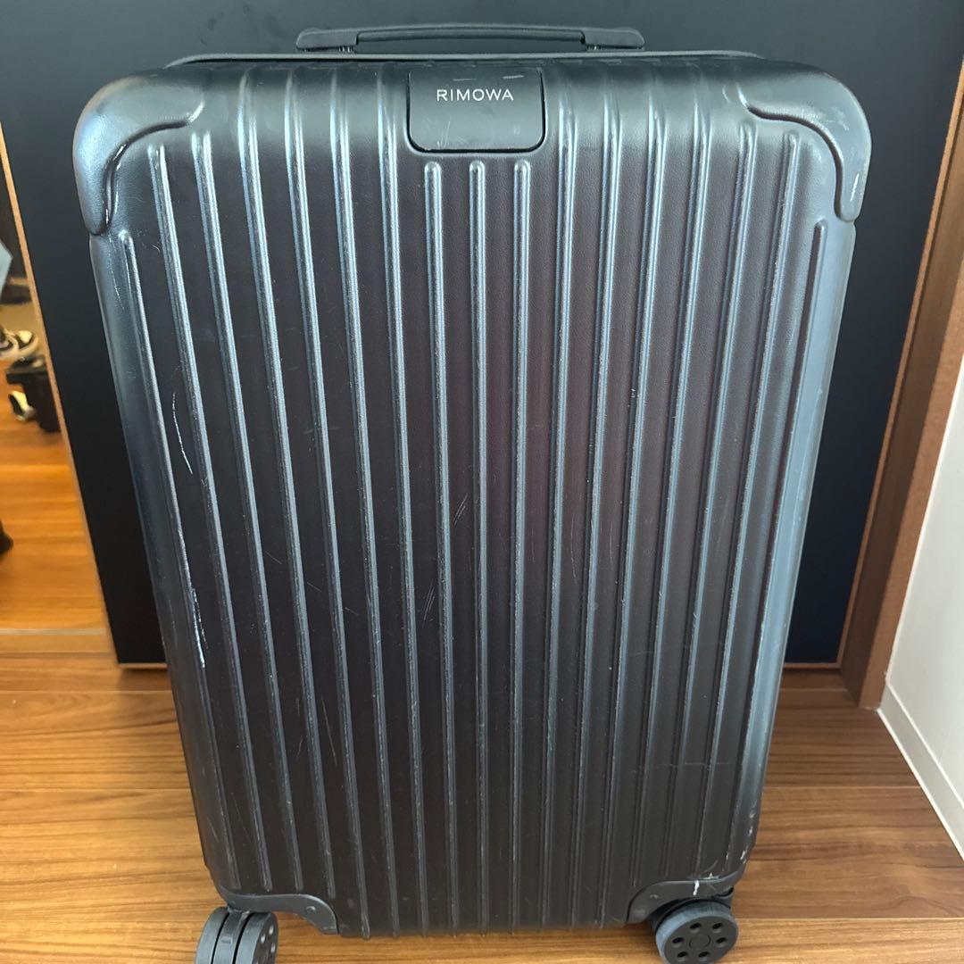 リモワ　RIMOWA essential M BLACK