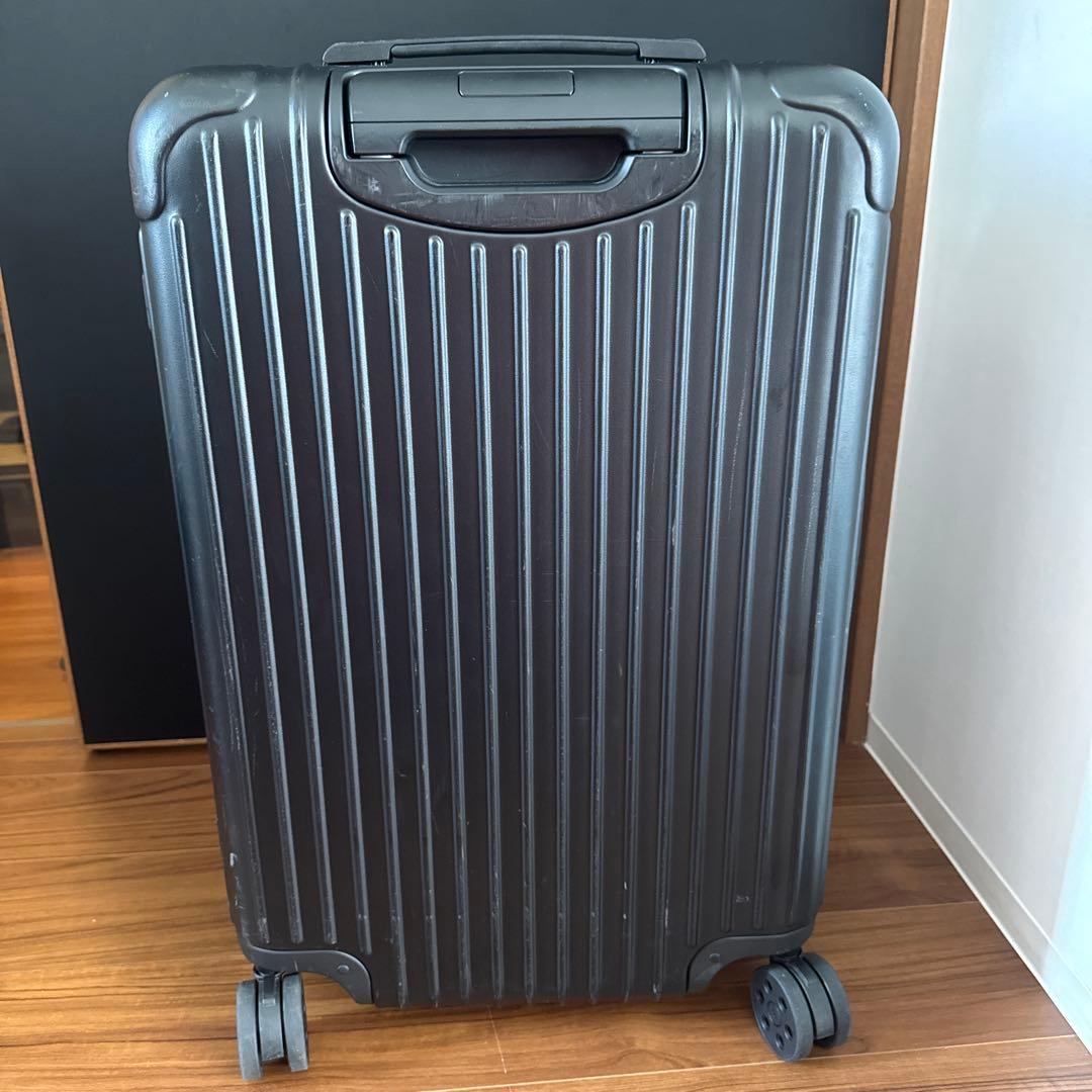 リモワ　RIMOWA essential M BLACK