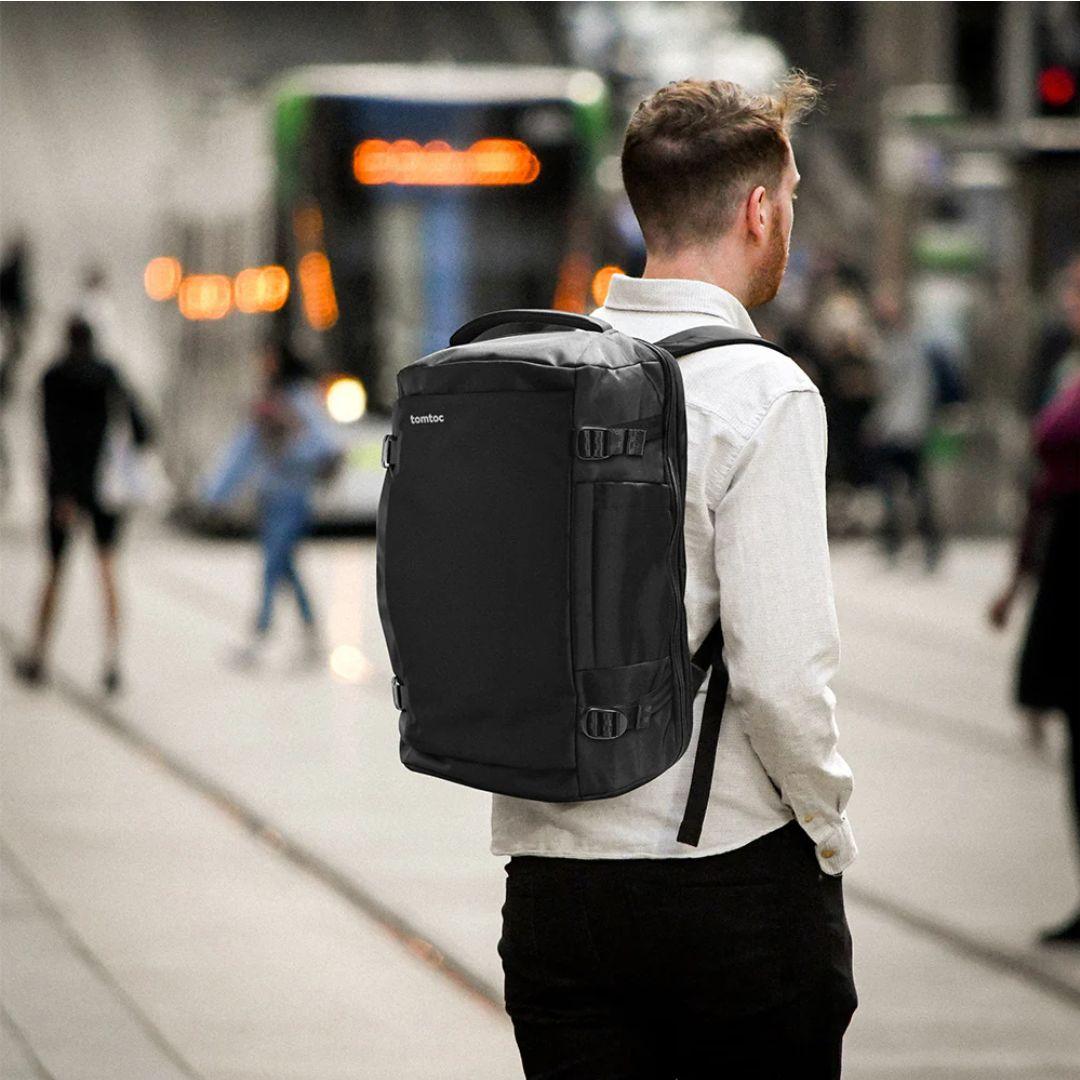 《新品》tomtoc 旅行リュック　40L 大容量　PC収納　黒